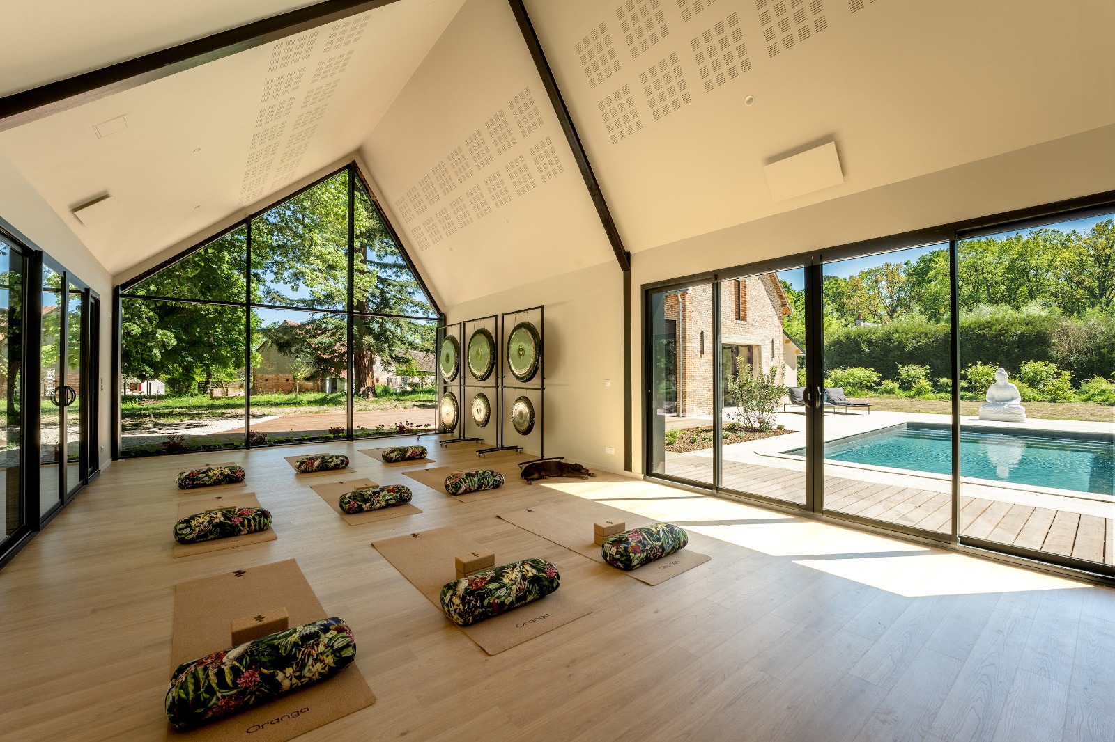 Oranga room with the view of the pool